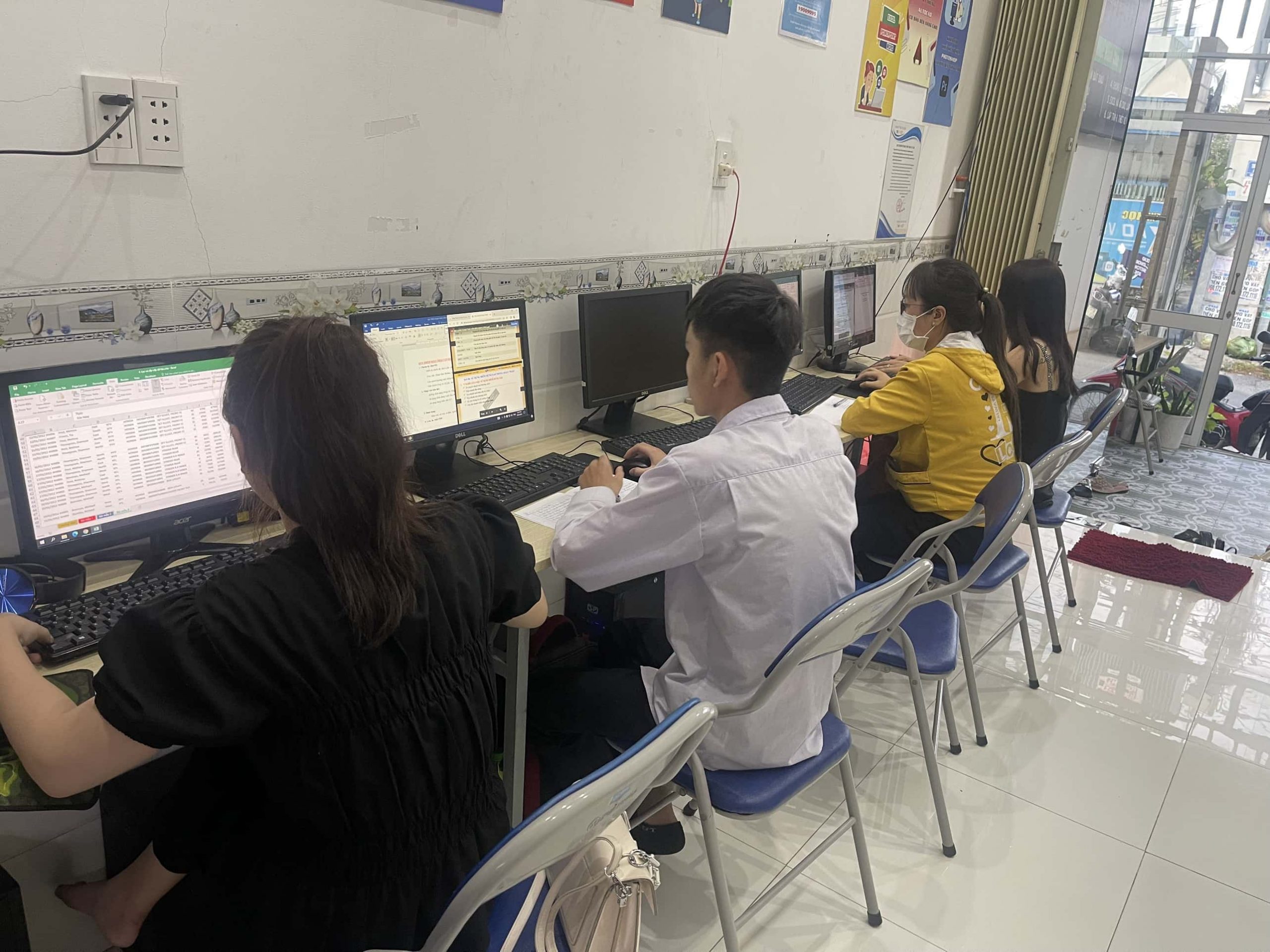 Trung Tâm Tin Học ở Quận 1