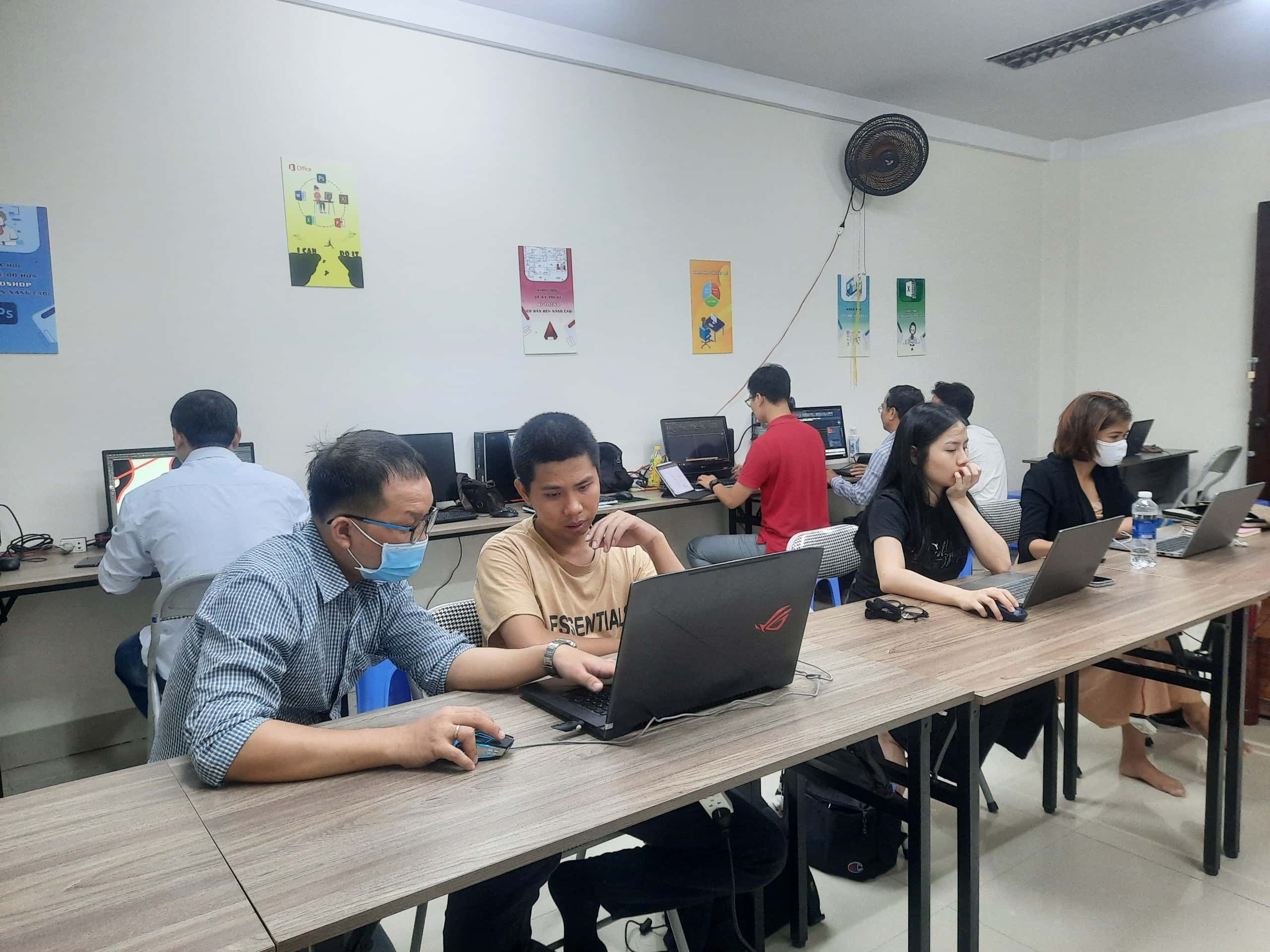 Học Viên Khóa Học Kế Toán Tại Dĩ An