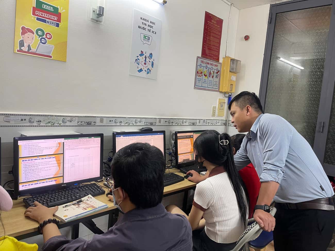 Thành Thạo Kỹ Năng Vi Tính Văn Phòng