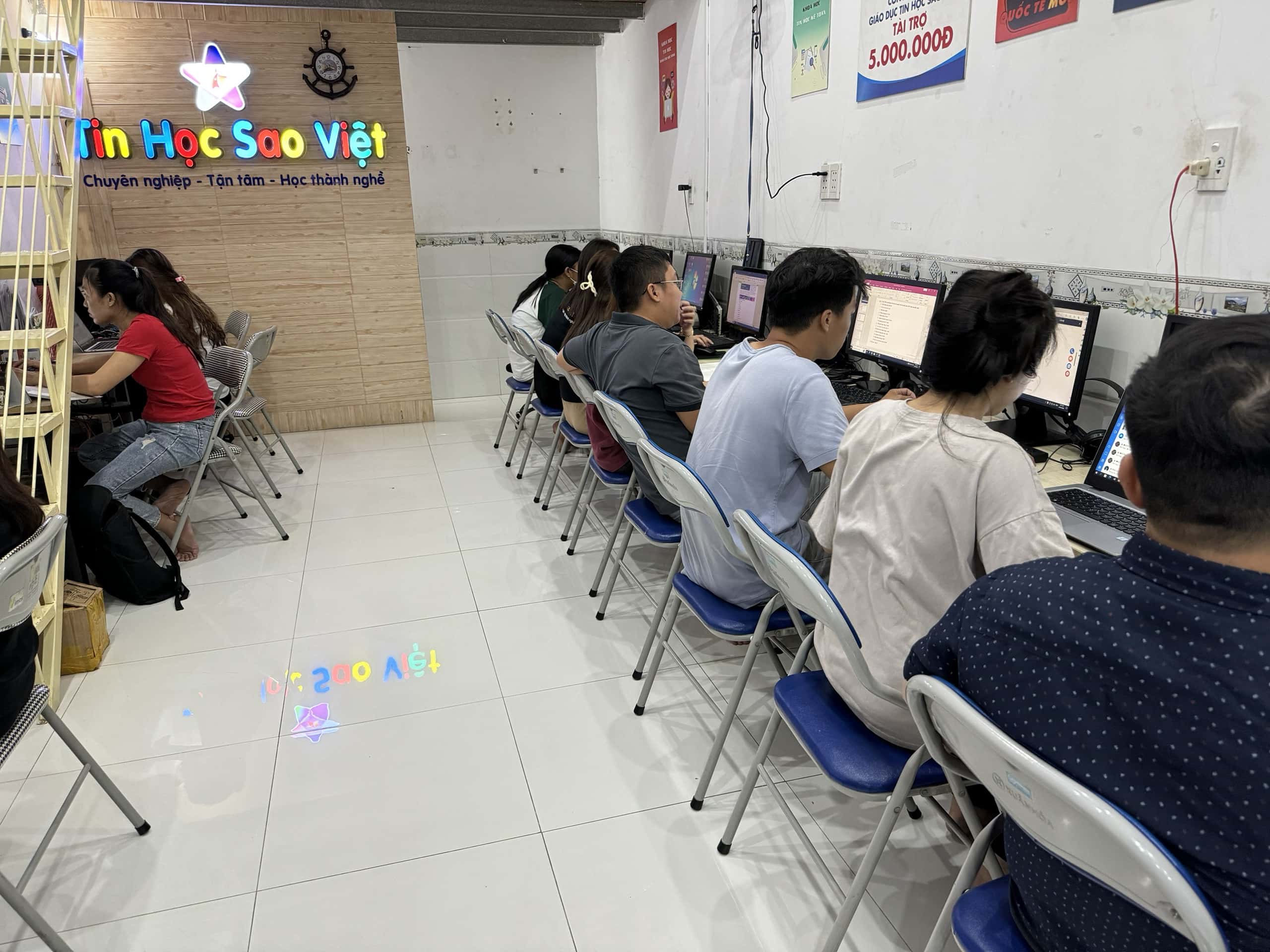 Học Viên Khóa Học Hành Chính Nhân Sự Tại Quận Bình Thạnh