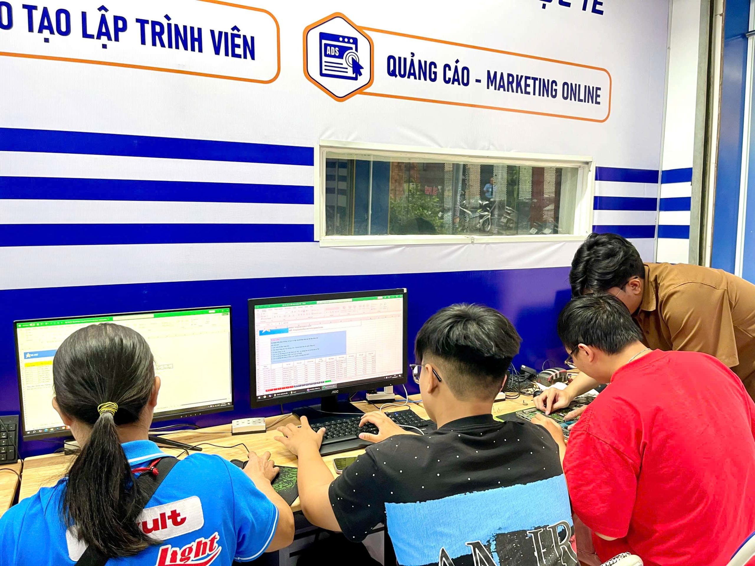 Đào Tạo Excel Với Phương Pháp Cầm Tay Chỉ Việc