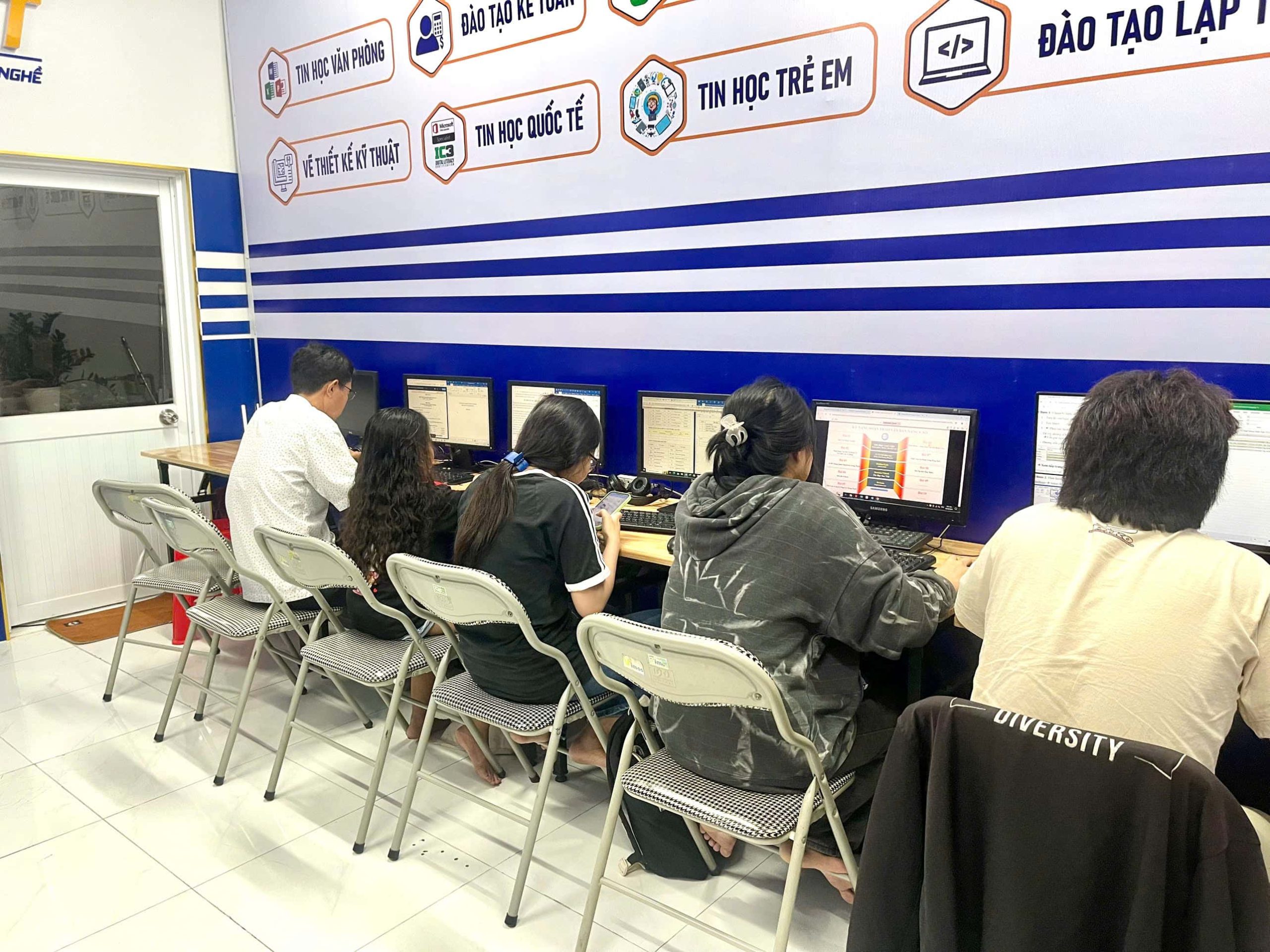 Khóa Đào Tạo Excel Cho Người Đi Làm