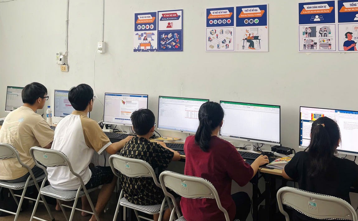 Viet Bao Cao Va Tao Slide Tu Du Lieu Da Kiem Tra Bao Cao