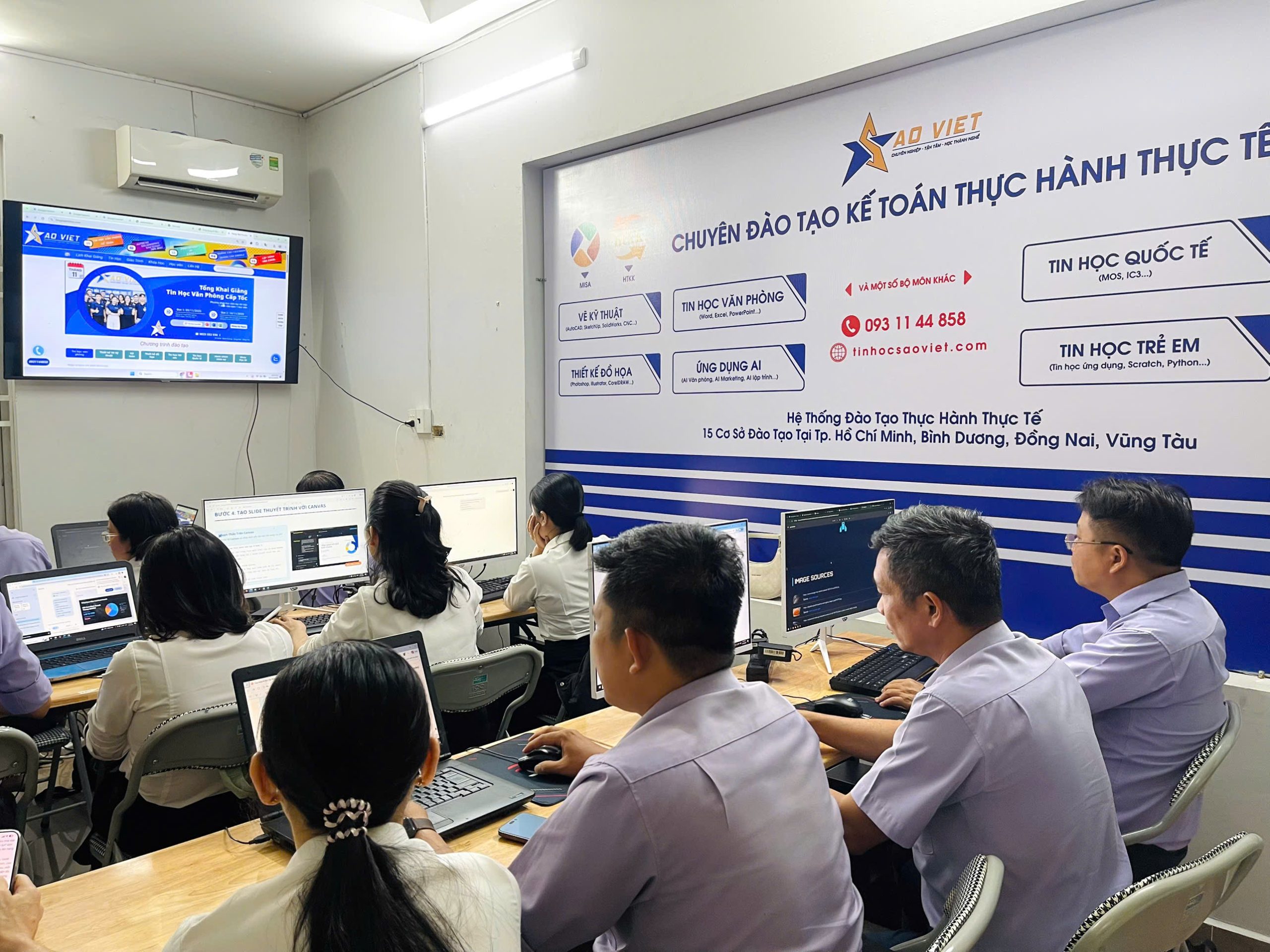 Ứng Dụng Kỹ Năng GenAI Sau Khóa Ôn Luyện