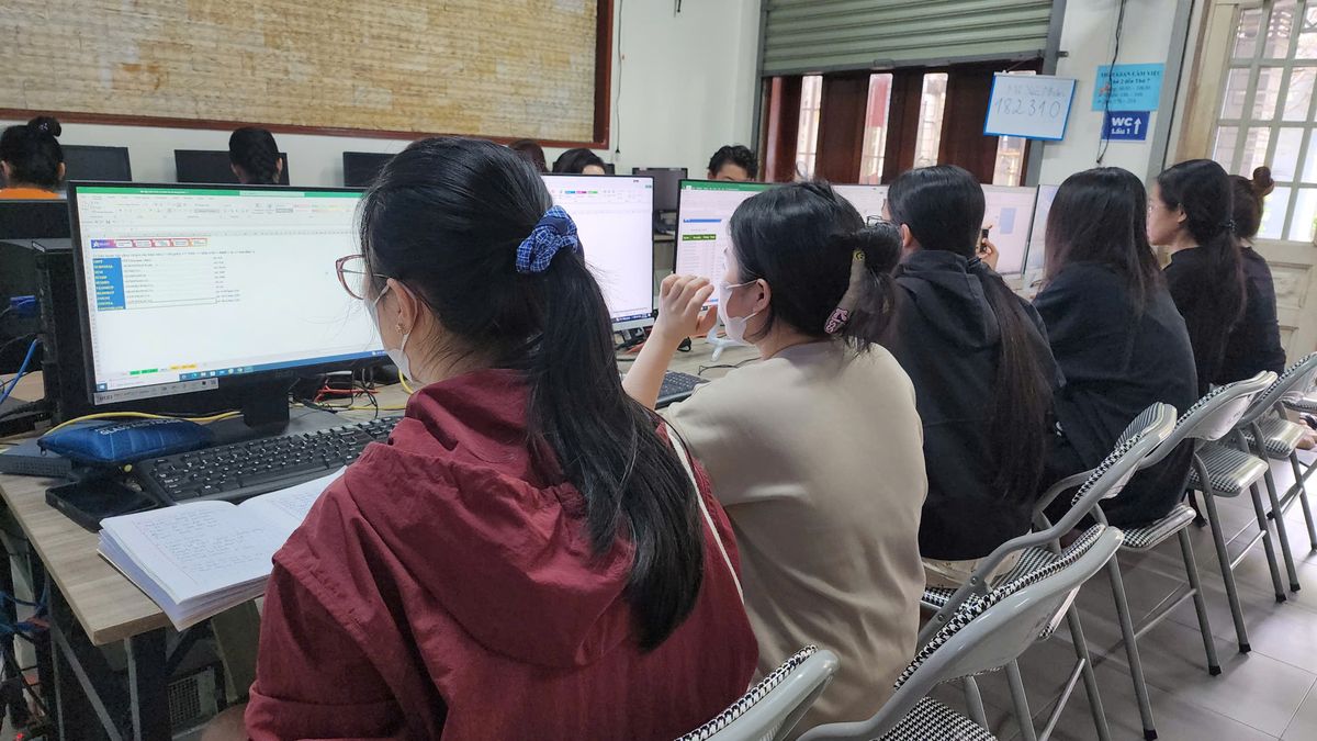 Bai Tap Cuoi Khoa Bo Huong Dan Tiep Nhan Yeu Cau Noi Bo